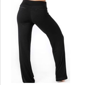 P’tula brandy carefree lounge pants in black